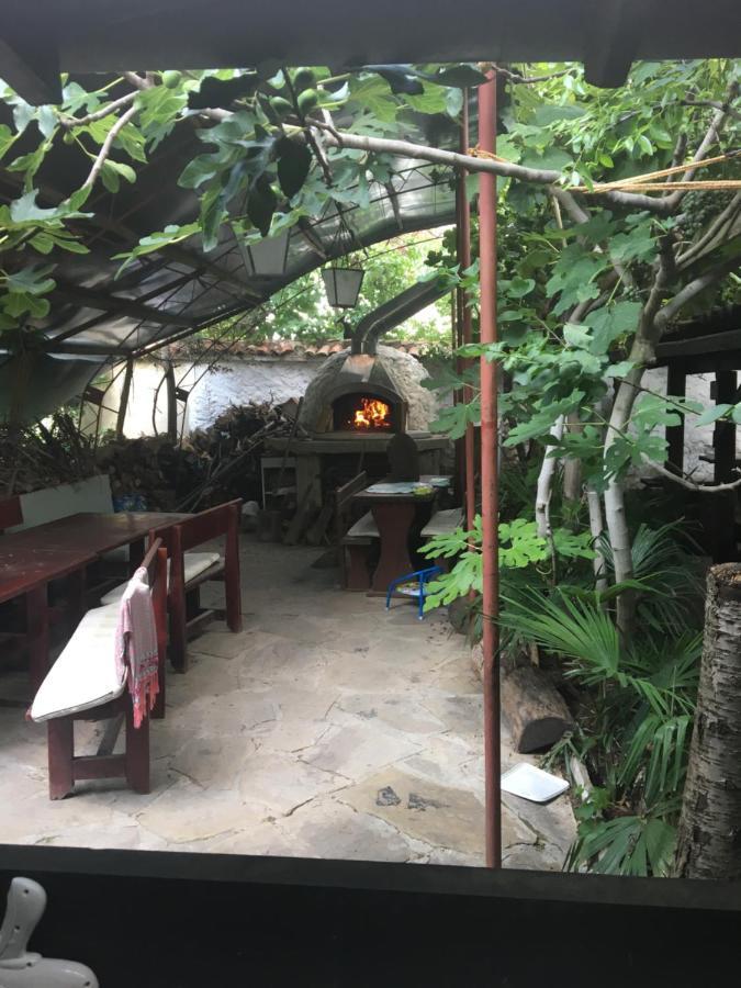 Hair Of The Dog Saints Constantine and Helena Exterior foto